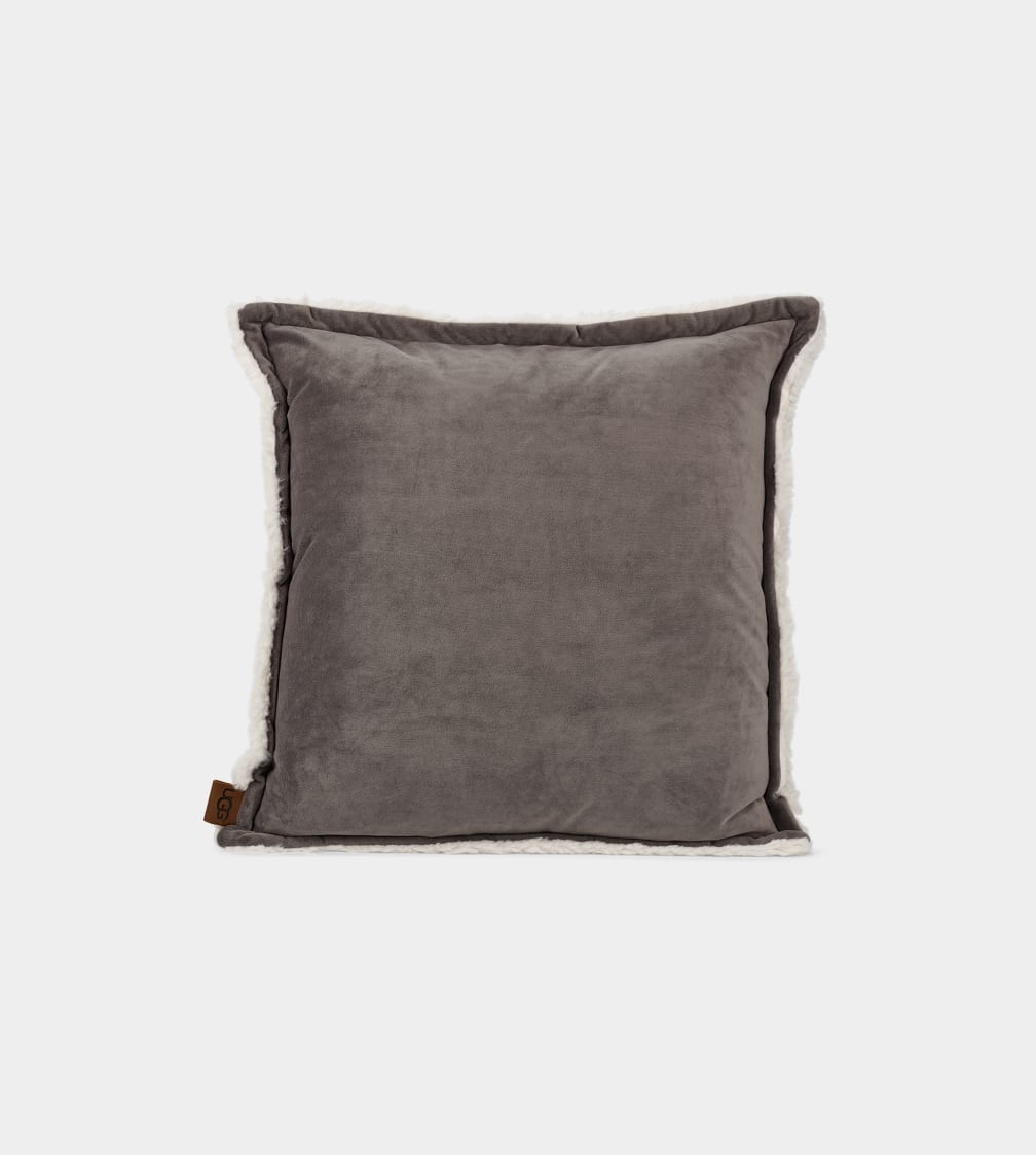 UGG® 公式【 ブリス シェルパ ピローBliss Sherpa Pillow 008889168590 】アグ 公式サイト